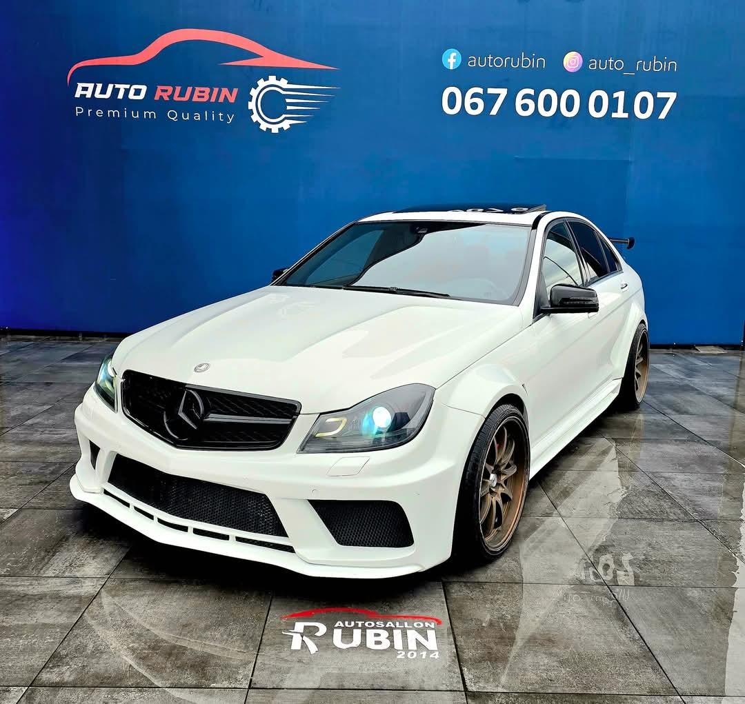 Mercedes Benz C63 Benzin VIti 